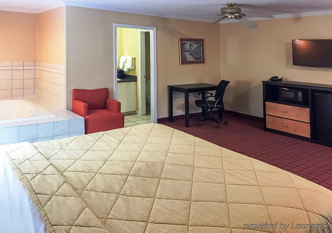 Rodeway Inn West Dodge Omaha Eksteriør billede