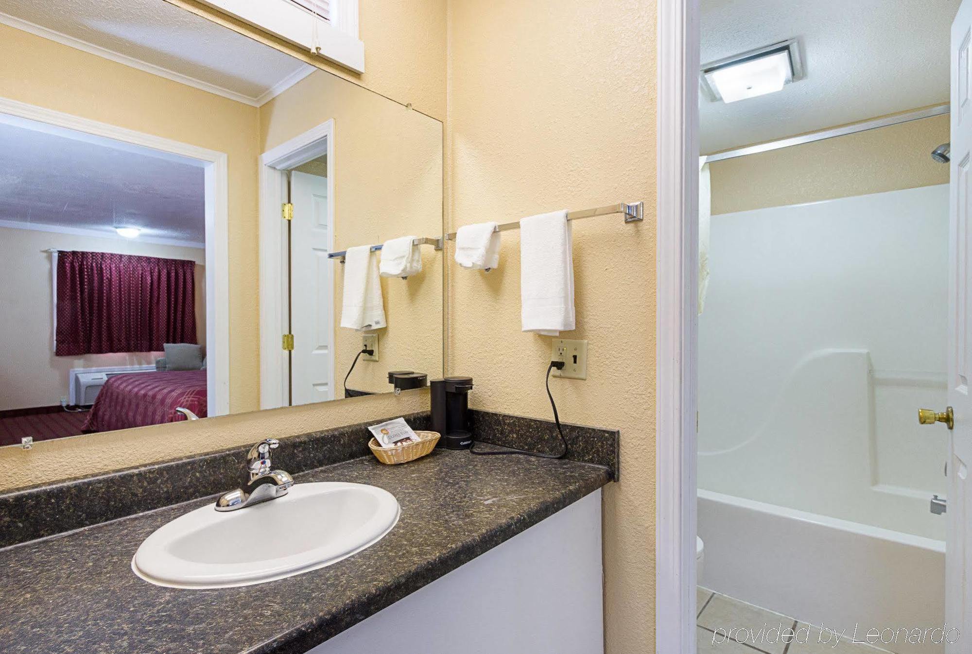 Rodeway Inn West Dodge Omaha Eksteriør billede