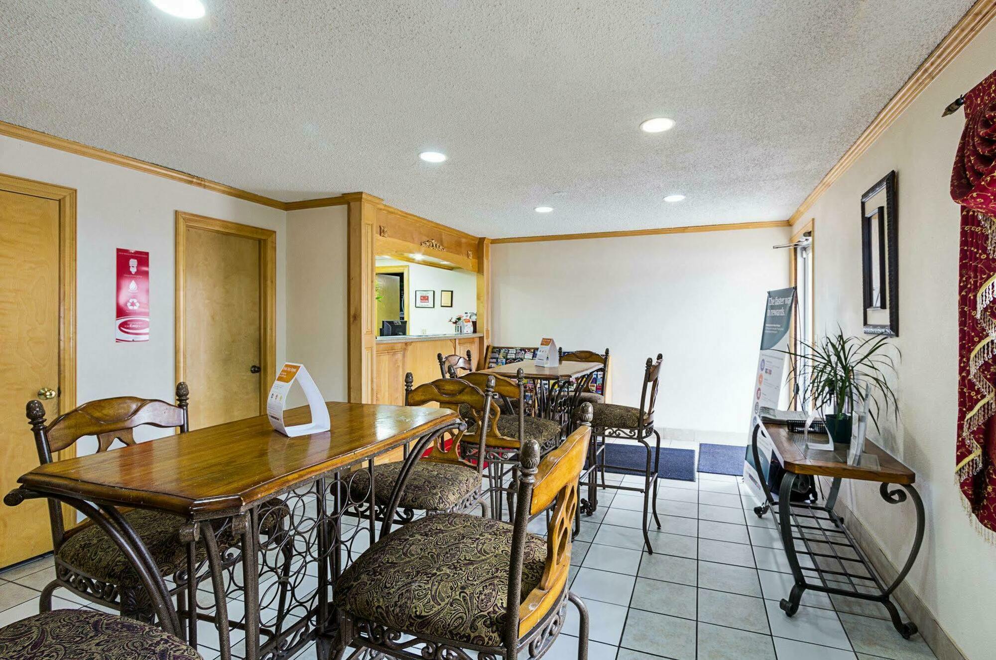 Rodeway Inn West Dodge Omaha Eksteriør billede