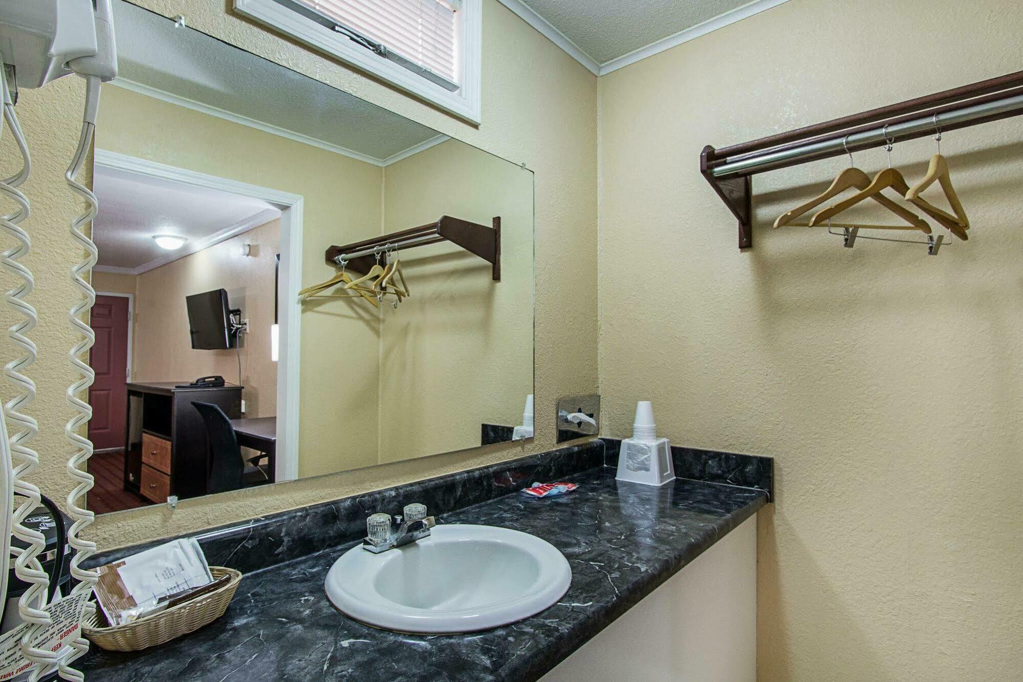 Rodeway Inn West Dodge Omaha Eksteriør billede